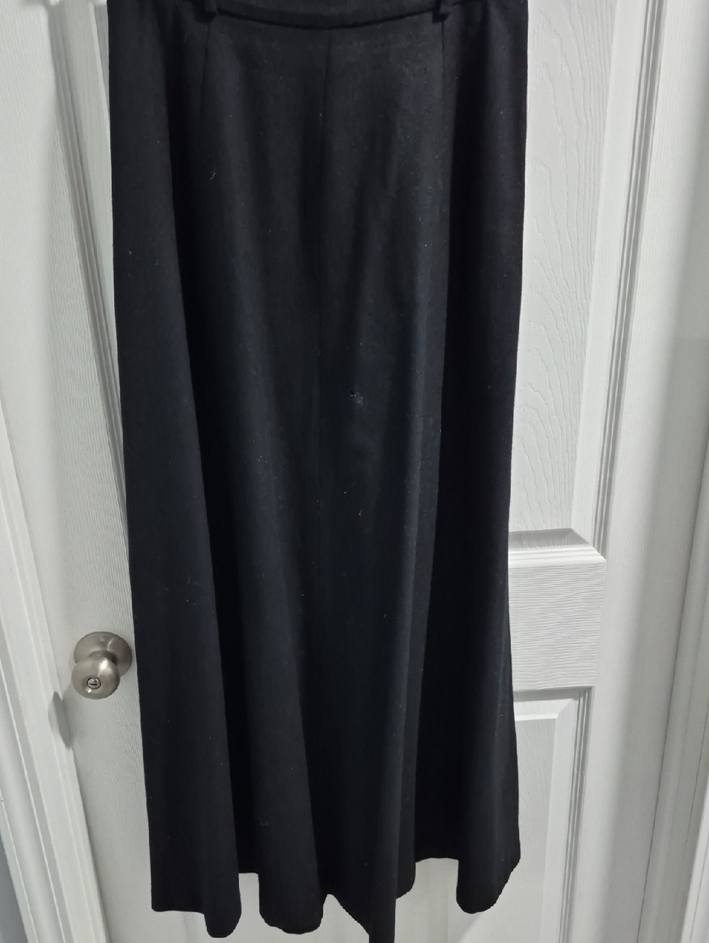 Women's Black Maxi Skirt - Sleek Full-Length Design - Picture 1 of 3